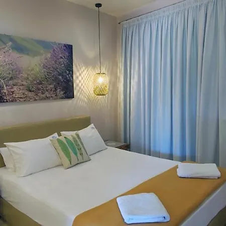 Niko Studios Apartment *